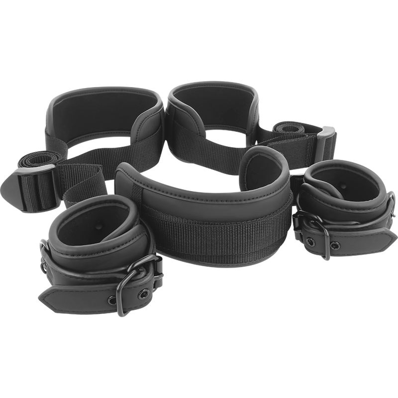Fetish Submissive - Meester Positie Met 4 Dubbele Neopreen Handboeien - Image 2