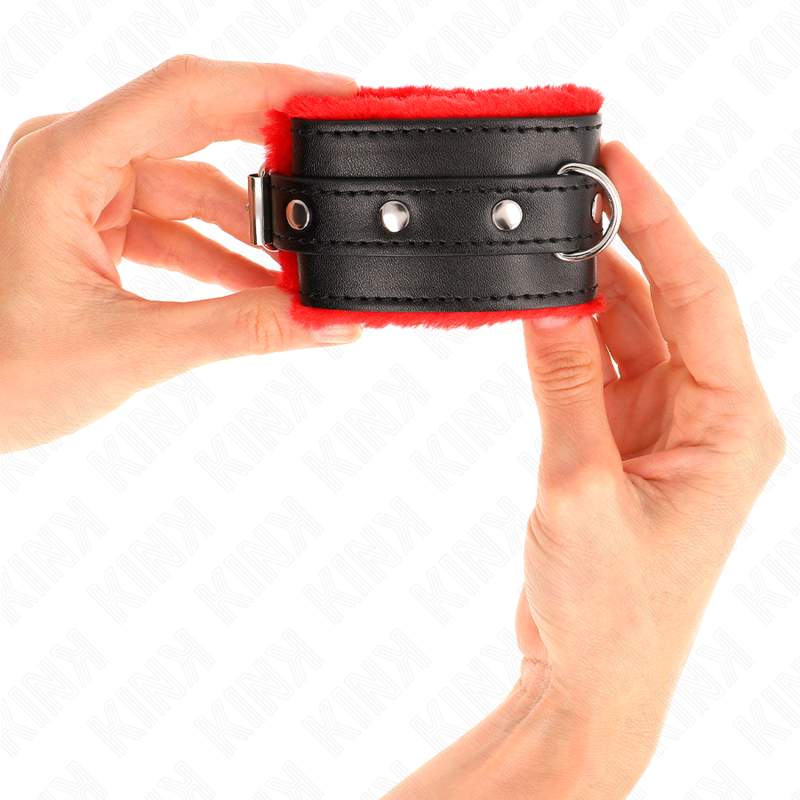 Kink - Appui-Poignets Doublés De Fourrure Premium Rouge Avec Ceinture Noire Réglable 17-29 Cm X 6 Cm - Image 4