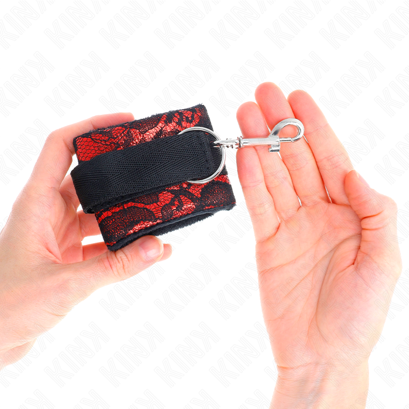 Kink - Attentes-Poignets Courtes En Dentelle De Velours Et Reliure En Nylon Rouge / Noir 23 X 6,5 Cm - Image 3