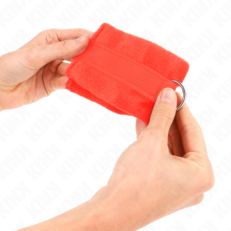 Kink - Manchettes Débutant En Fourrure Rouge 30 X 7 Cm - Image 3