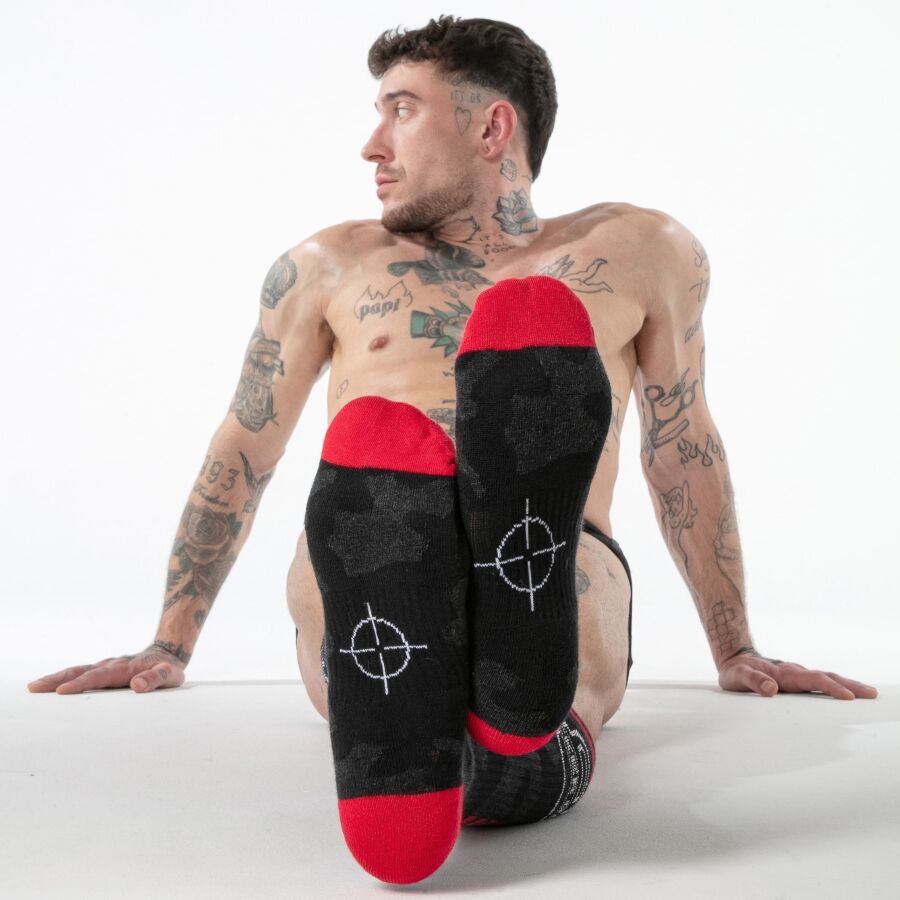 Locker Gear- Chaussettes Militaires Hautes Rouges Taille Unique - Image 4